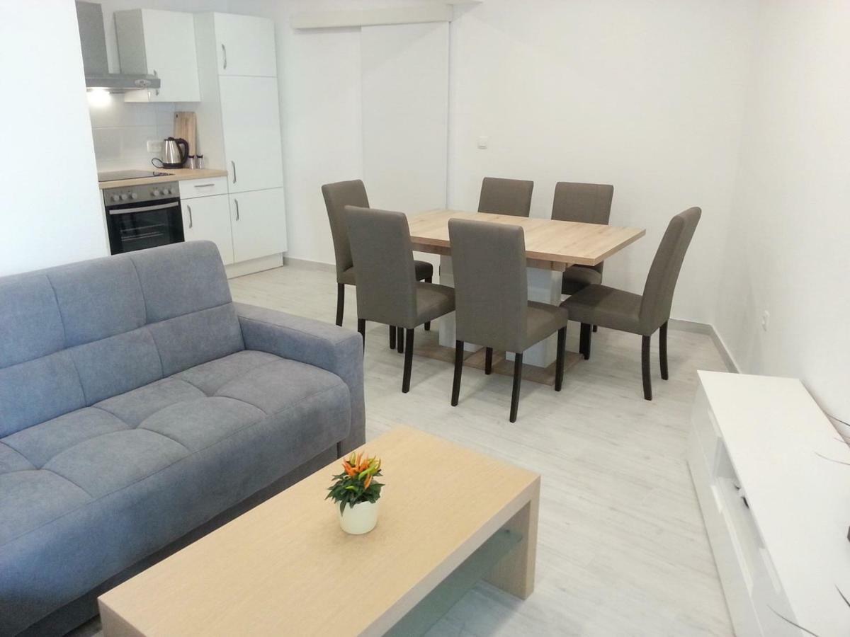 Apartment Rika Omiš Eksteriør bilde